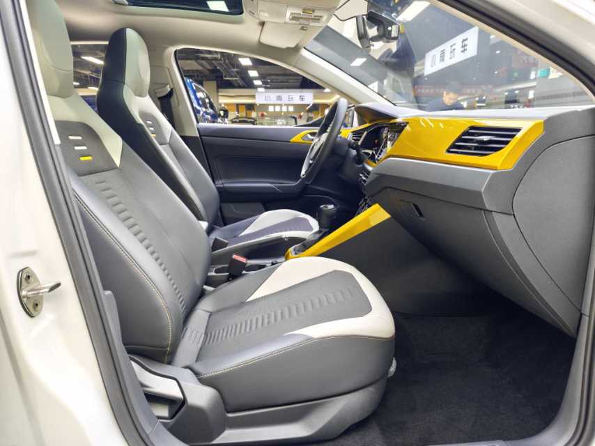 Volkswagen Polo 2023 car image #3