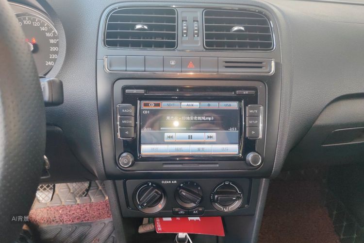 Volkswagen Polo 2016 car image #15
