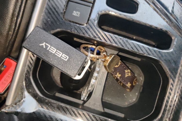 GEELY Vision X6 2019 car image #10