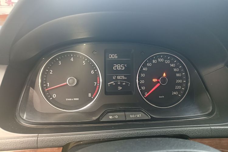 Volkswagen Lavida 2016 car image #12