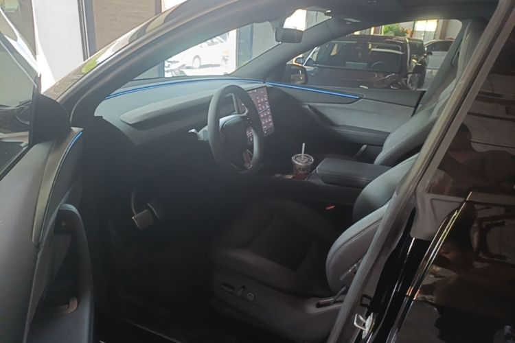Tesla Model Y 2026 car image #15