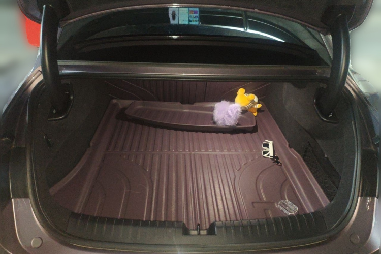 MI SU7 2025 immagine di auto #21