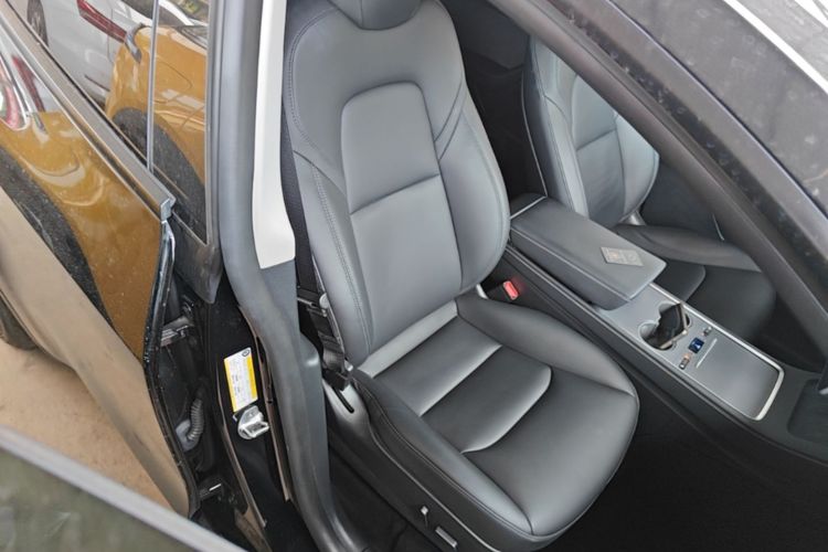 Tesla Model Y 2021 car image #24