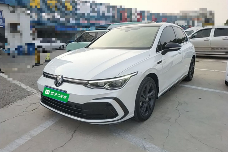 Volkswagen Golf 2022 car image #2