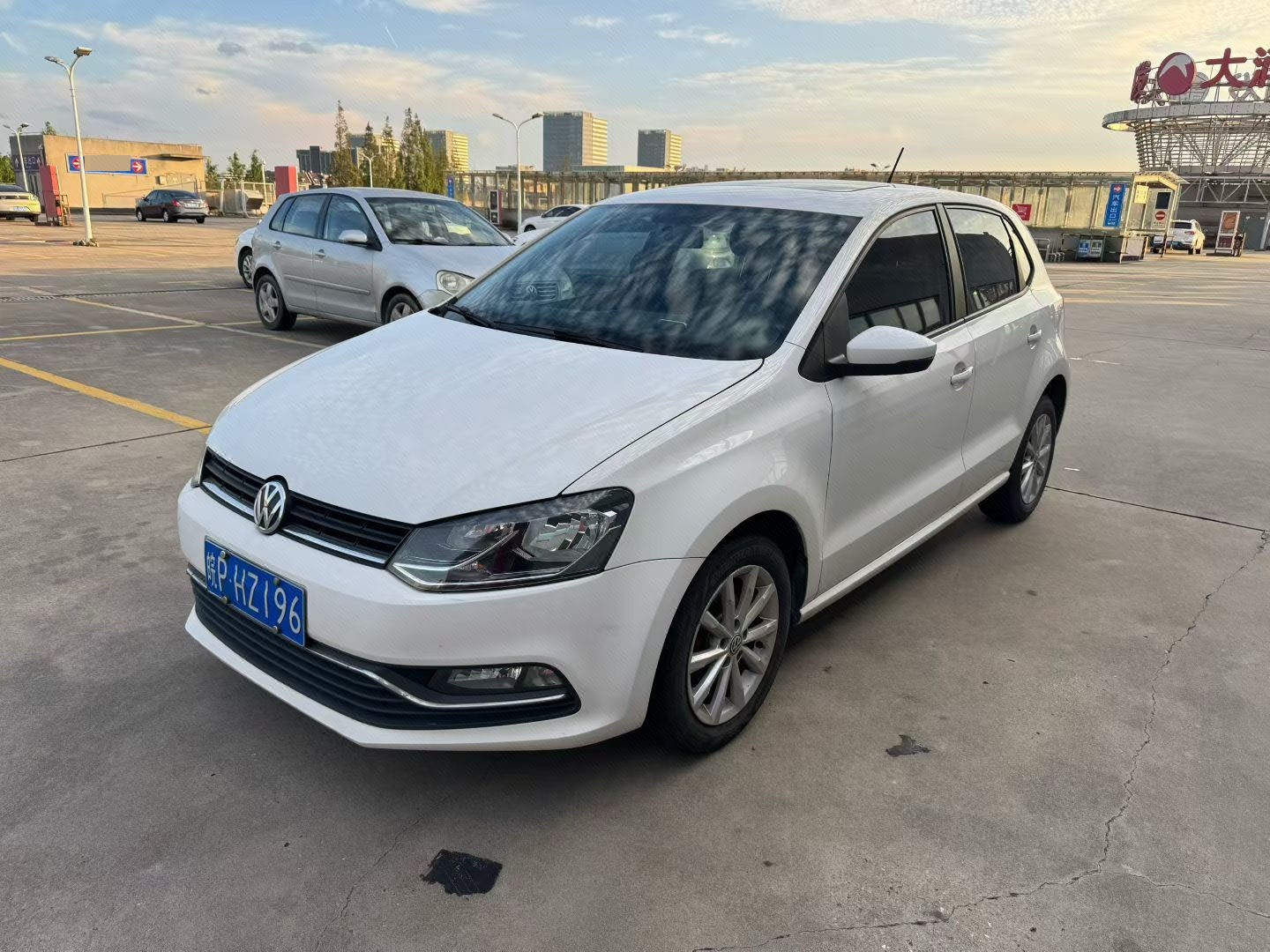 Volkswagen Polo 2016 Volkswagen Polo 2016 car image