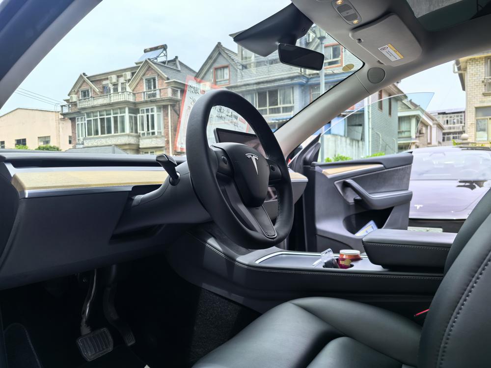 Tesla Model Y 2022 #16 Tesla Model Y 2022 car image #16