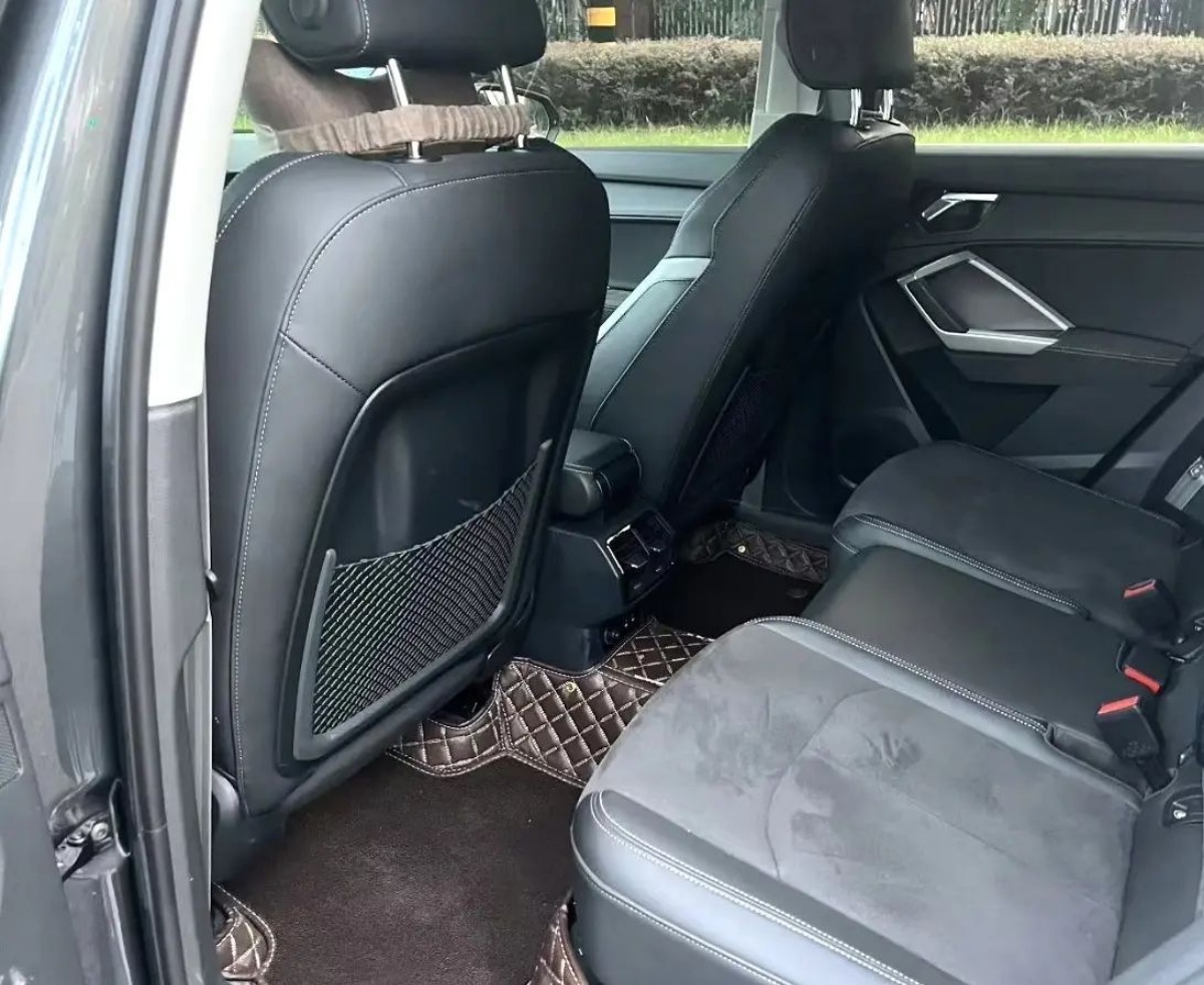 Audi Q3 2022 car image #8
