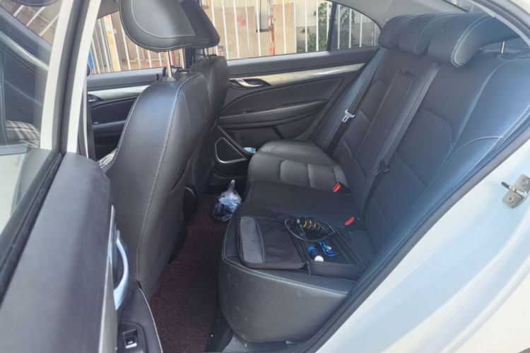 GEELY Emgrand 2019 #13 GEELY Emgrand 2019 car image #13