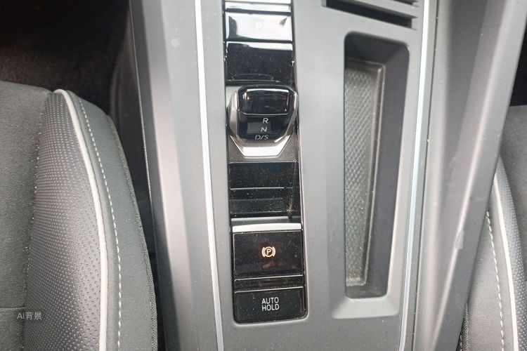 Volkswagen Golf 2022 car image #16