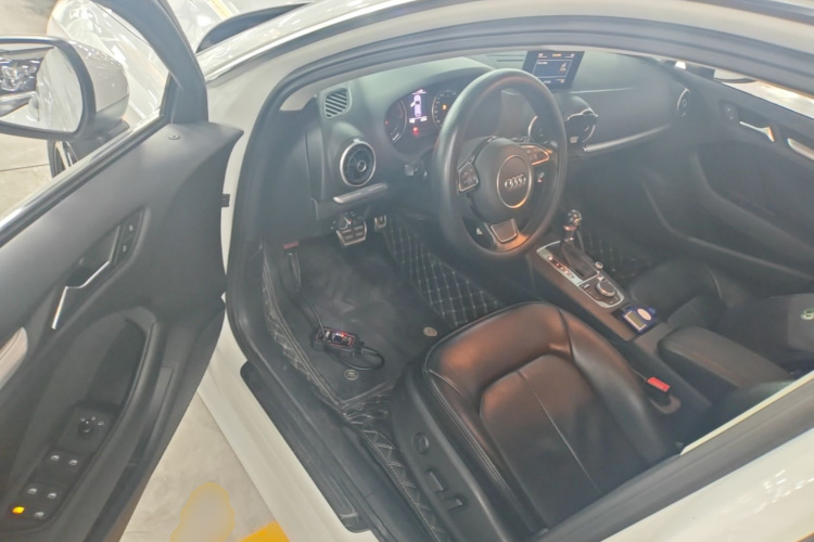 Audi A3 2017 immagine di auto #16
