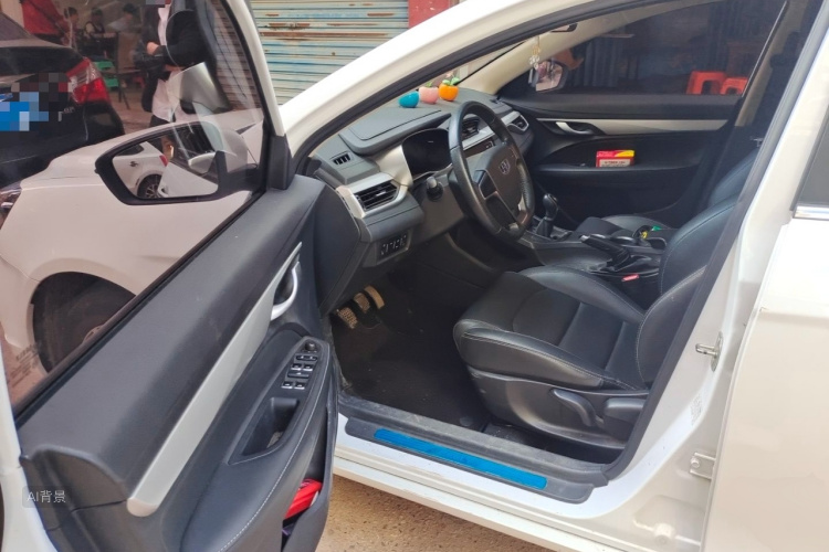 GEELY Emgrand 2018 car image #18