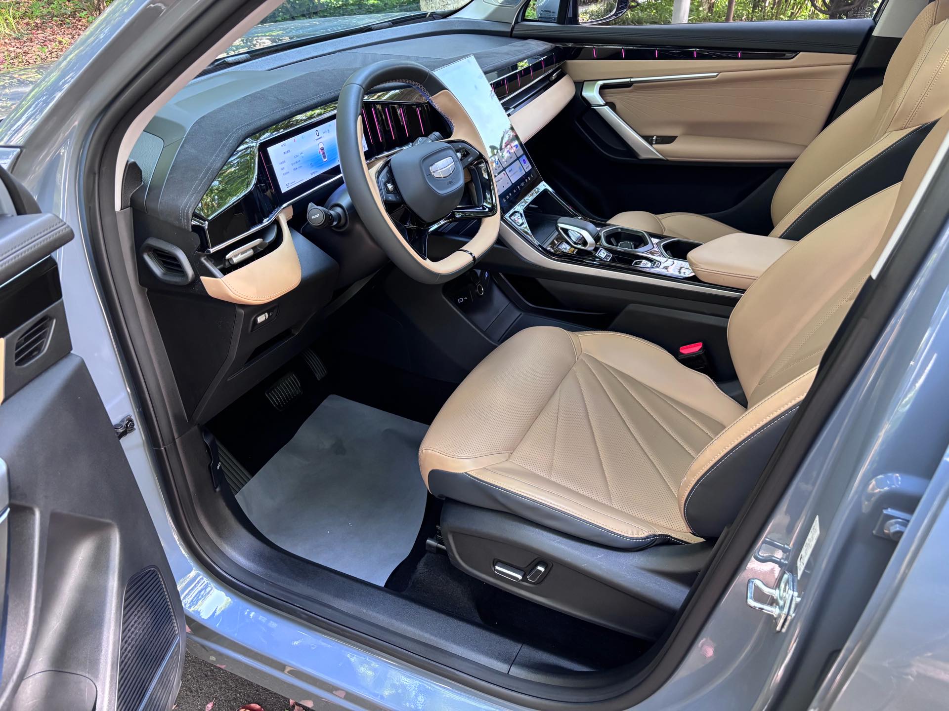 GEELY Boyue L 2023 car image #7