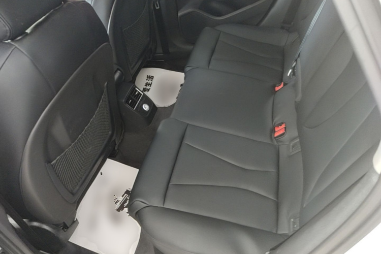 Audi A3 2018 car image #17