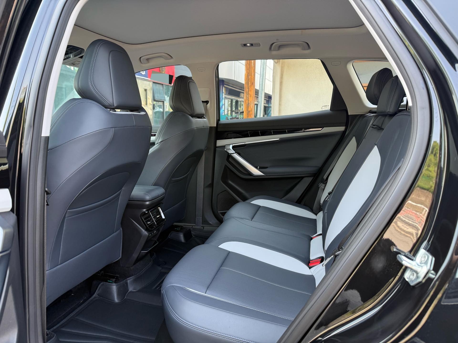 GEELY Boyue L 2024 car image #9