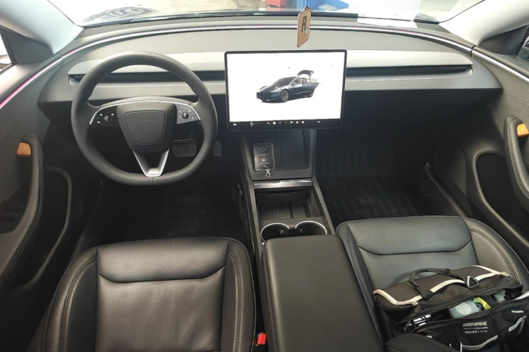 Tesla Model 3 2024 car image #10