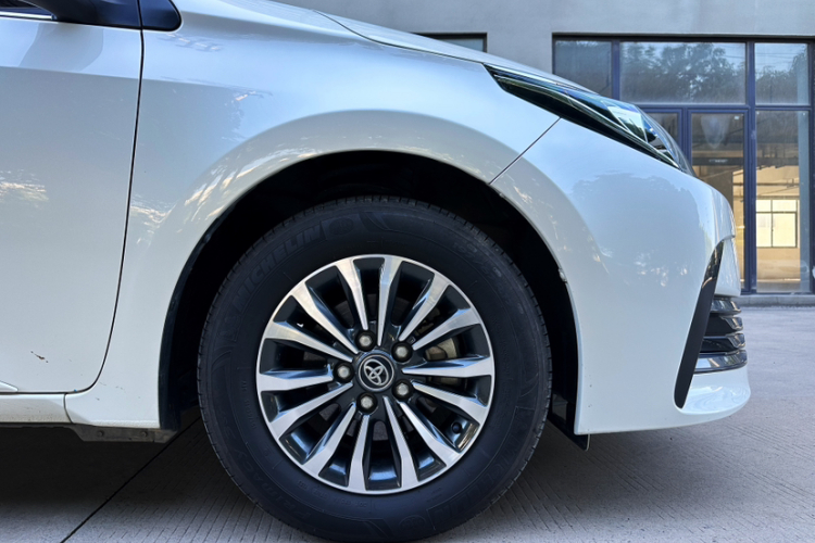 Toyota Corolla 2017 car image #9
