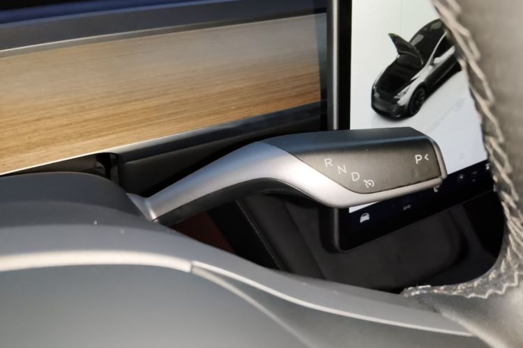 Tesla Model Y 2022 #14 Tesla Model Y 2022 car image #14