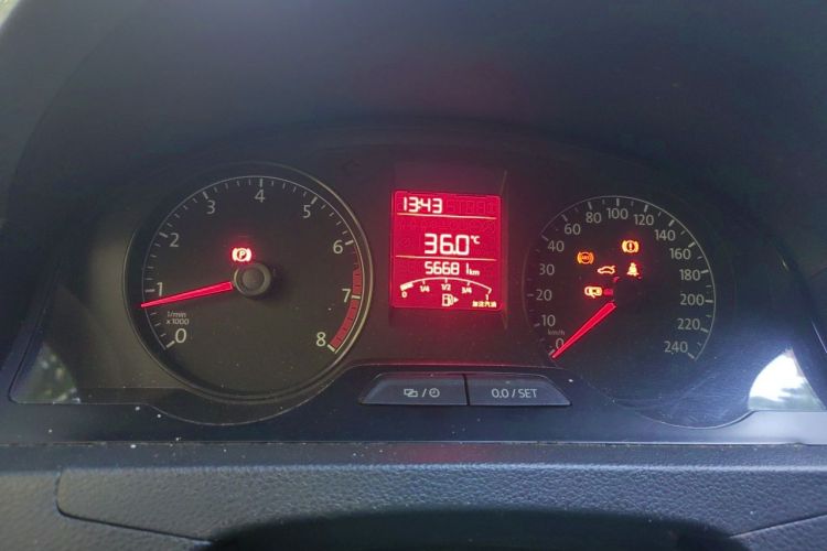 Volkswagen Santana 2016 car image #8