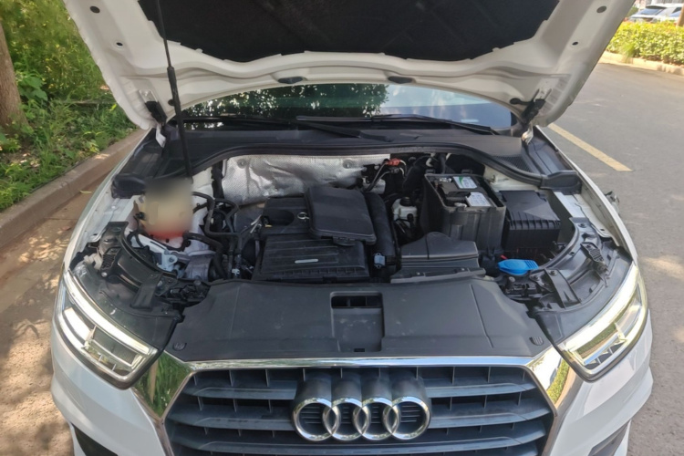 Audi Q3 2017 car image #20