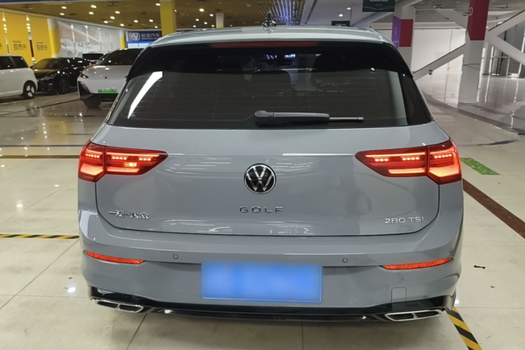 Volkswagen Golf 2023 car image #4