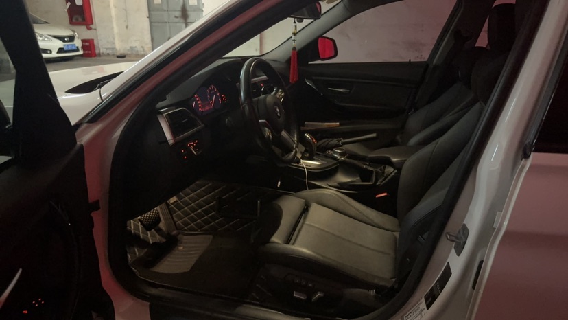 BMW 3 Series 2018 #4 BMW 3 Series 2018 car image #4