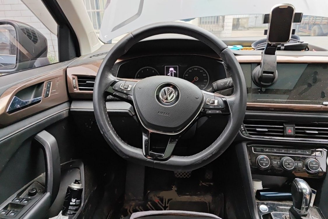 Volkswagen Tharu 2020 car image #22