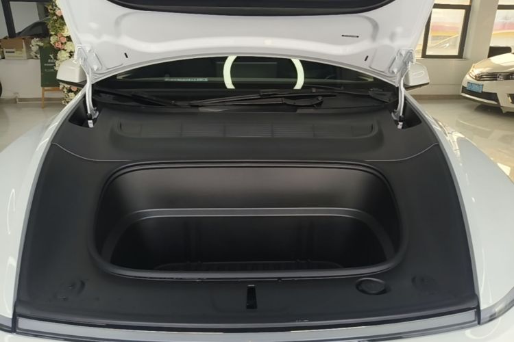 Tesla Model Y 2026 #20 Tesla Model Y 2026 car image #20