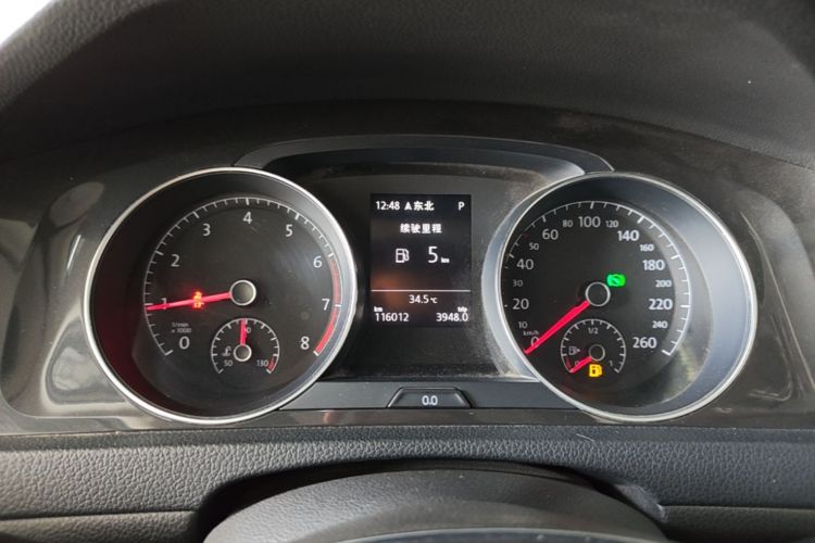 Volkswagen Golf 2020 car image #12