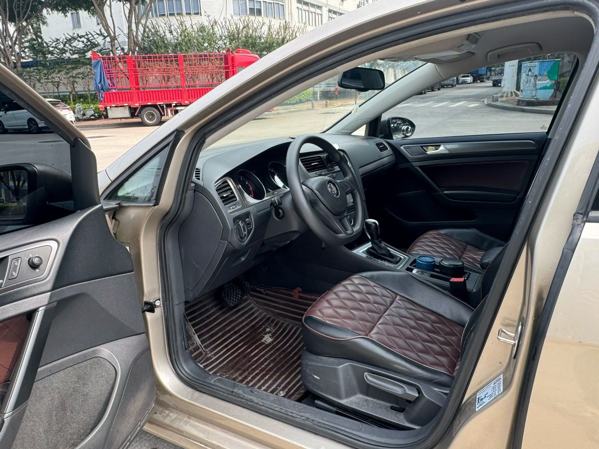 Volkswagen Golf 2017 car image #4