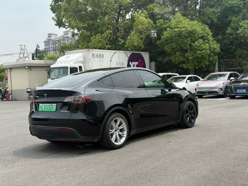 Tesla Model Y 2023 #7 Tesla Model Y 2023 car image #7