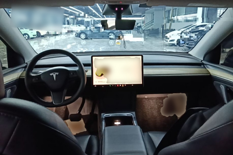 Tesla Model Y 2023 #11 Tesla Model Y 2023 car image #11
