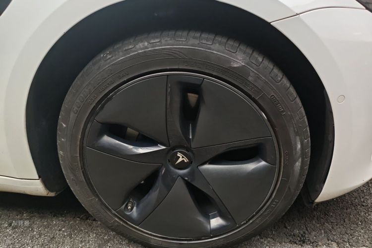 Tesla Model 3 2020 car image #9