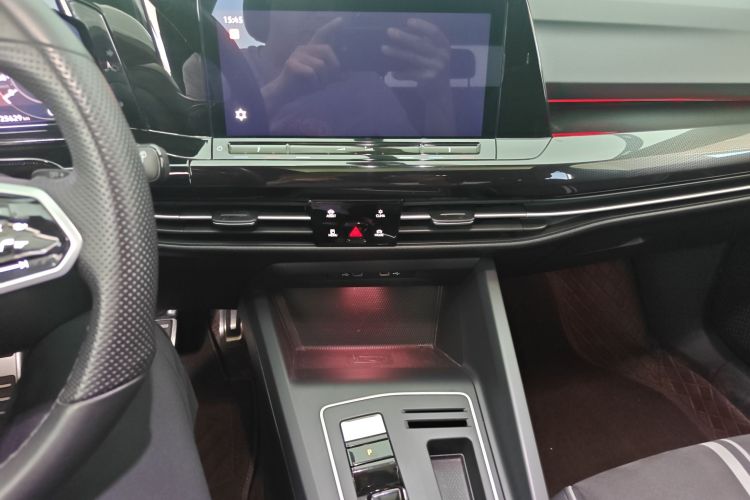 Volkswagen Golf 2023 صورة سيارة #16
