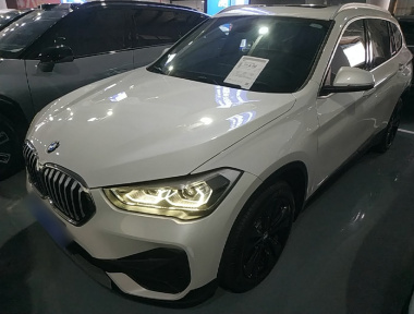 BMW X1 2021 BMW X1 2021 car image