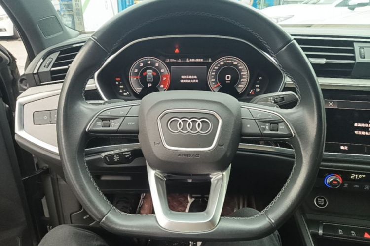 Audi Q3 2024 car image #11