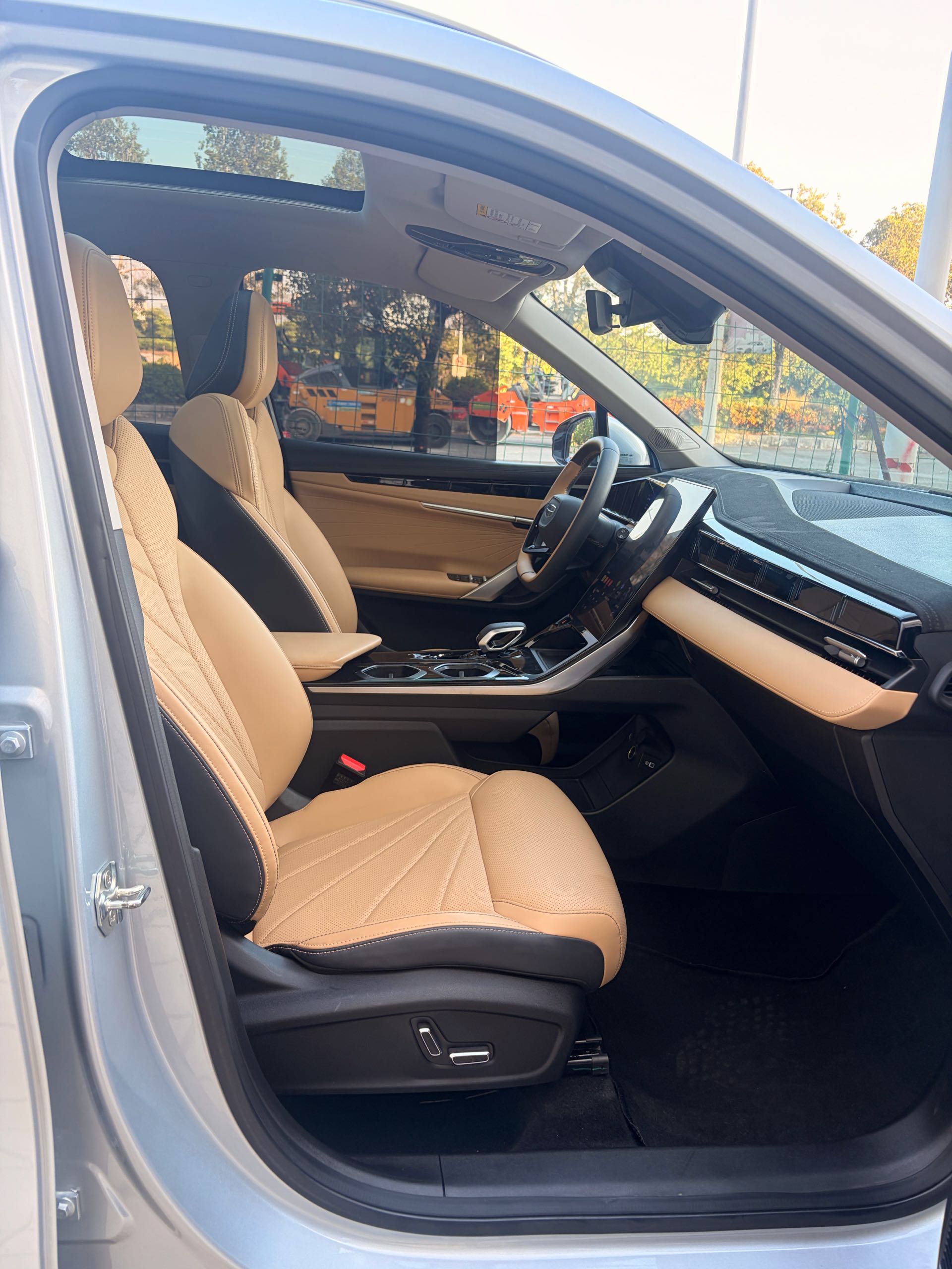 GEELY Boyue L 2024 car image #5