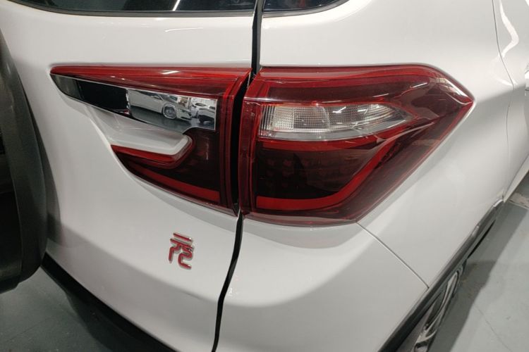BYD Yuan 2018 car image #8
