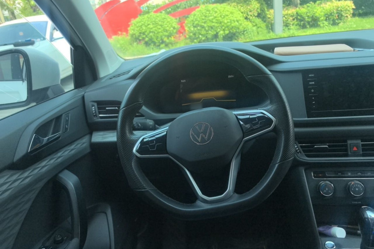 Volkswagen Tharu 2022 #15 Volkswagen Tharu 2022 car image #15