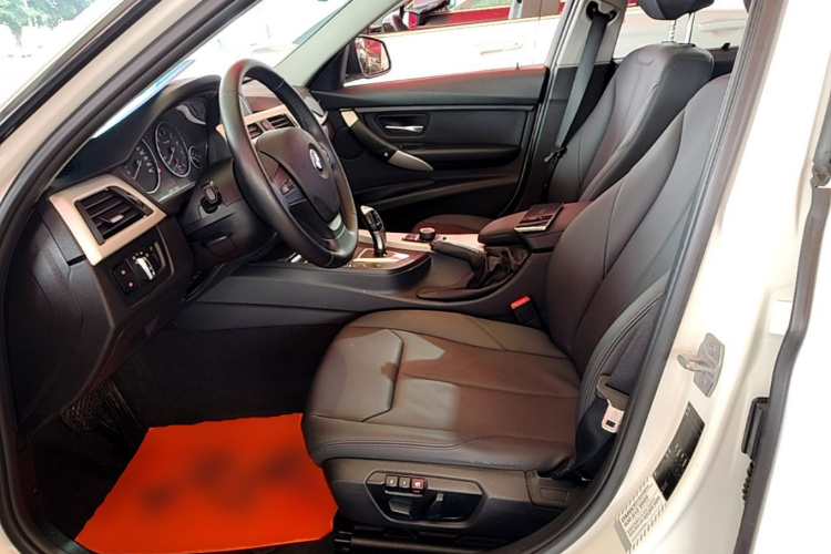BMW 3 Series 2015 صورة سيارة #19