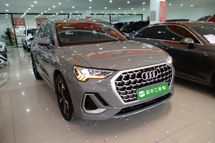 Audi Q3 2026 car image #4