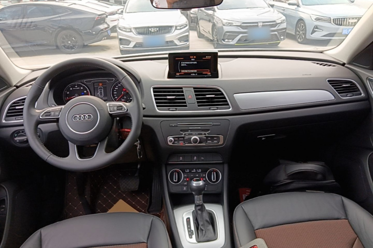 Audi Q3 2019 #10 Audi Q3 2019 car image #10