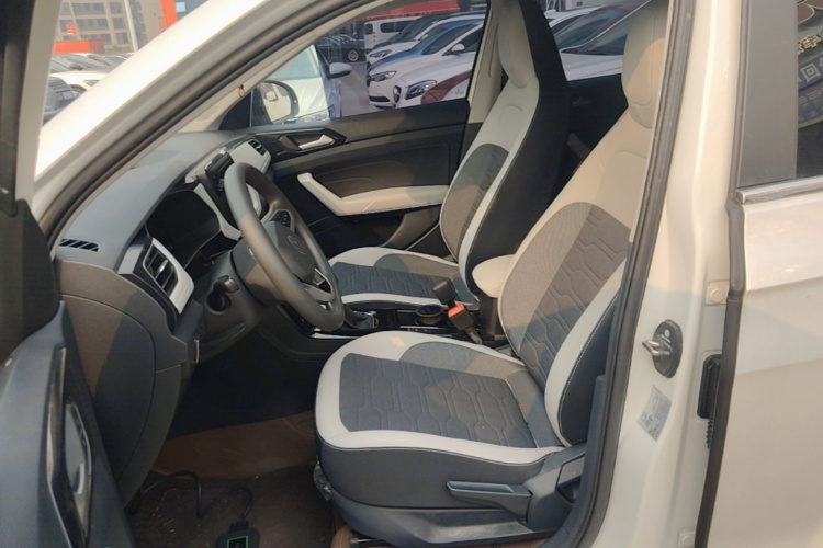 Volkswagen Tharu 2025 car image #15