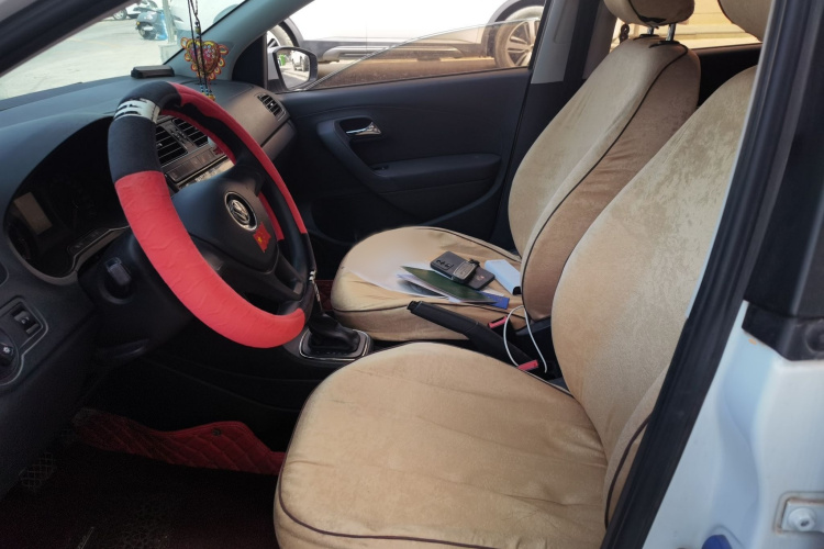 Volkswagen Polo 2019 car image #19