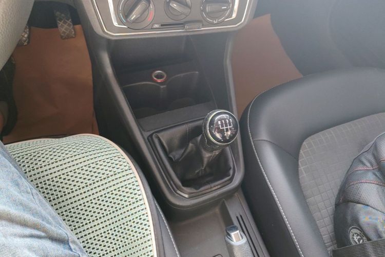 Volkswagen Santana 2017 #14 Volkswagen Santana 2017 car image #14
