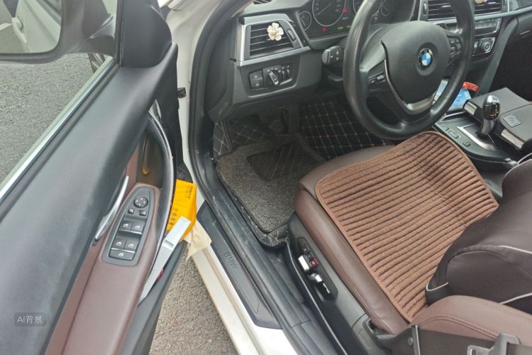 BMW 3 Series 2018 car image #18