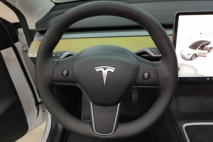 Tesla Model Y 2023 #11 Tesla Model Y 2023 immagine di auto #11