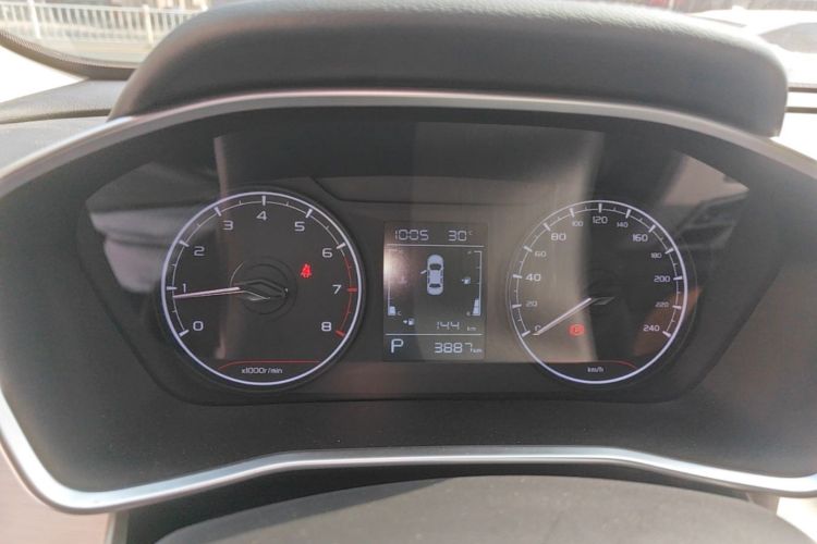GEELY Coolray 2026 #16 GEELY Coolray 2026 car image #16