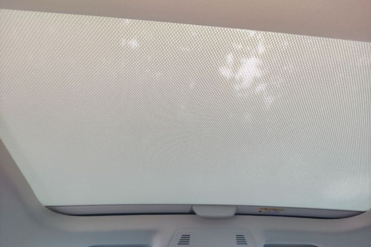 Volkswagen Golf 2023 car image #18