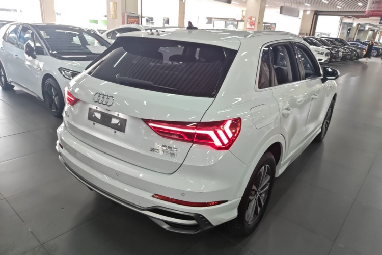 Audi Q3 2020 immagine di auto #5
