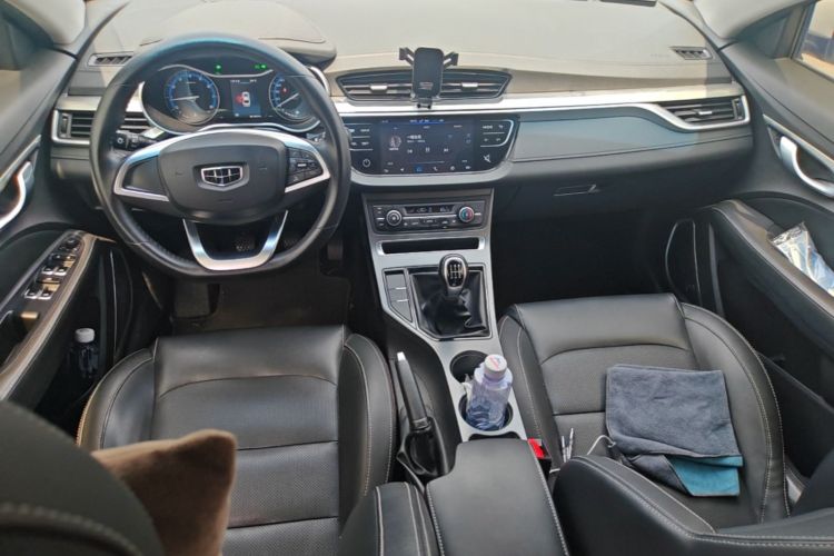 2019 car image #11
